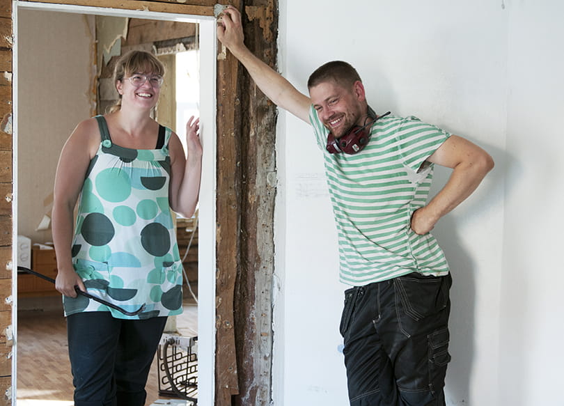 Paret Hanner inledde renoveringen av sitt hem i Skata i juli. Oljefyllda element kommer att värma huset när det står klart.