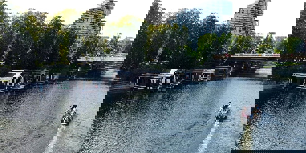 Houseboats La Mare Purmo smart radiators_1090x650