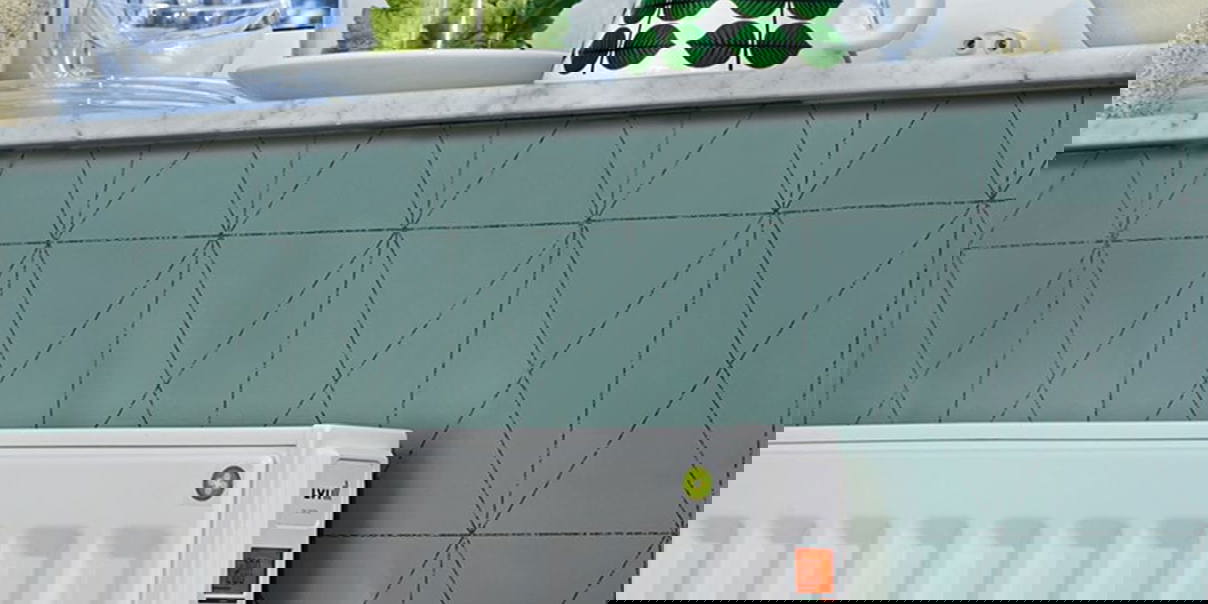 Yali-Digital-green-window-810x810px